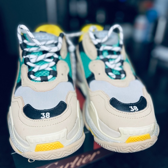 Balenciaga, doesn’t fit me, European size 38 - Picture 3 of 5